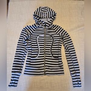 Lululemon Scuba Size 2